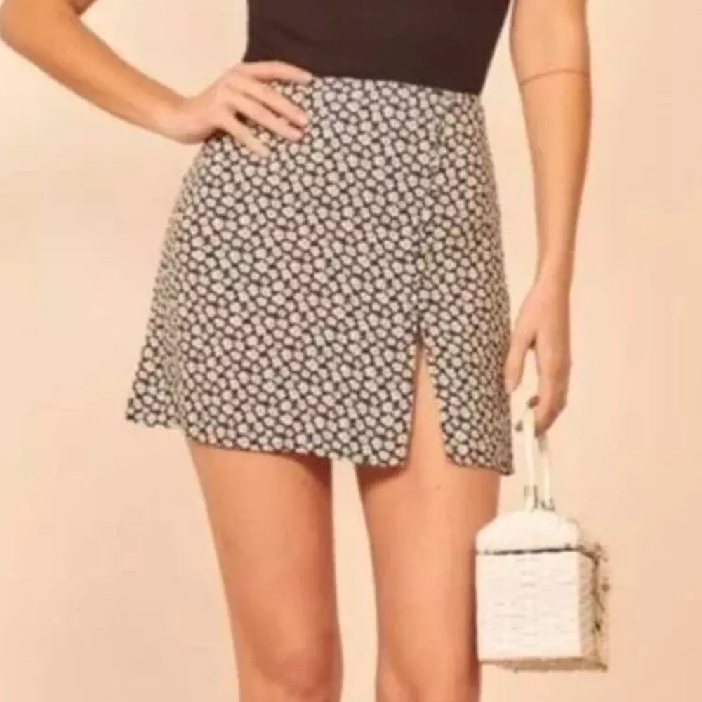 Reformation Fran Thigh Slit Mini Skirt In Navy And White Floral Print Size 6